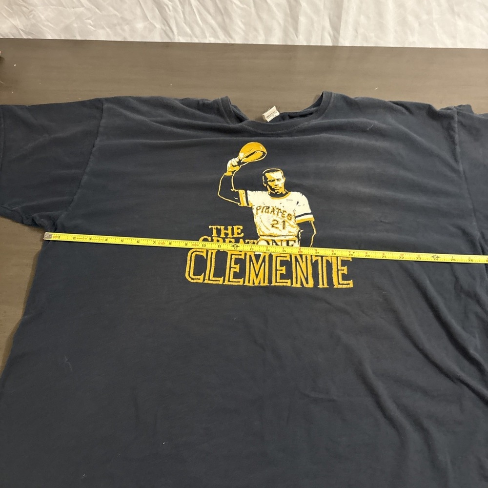 Roberto Clemente - "The Great One" - Black Shirt - 3XL- Fruit‎ Of The Loom - Picture 7 of 9